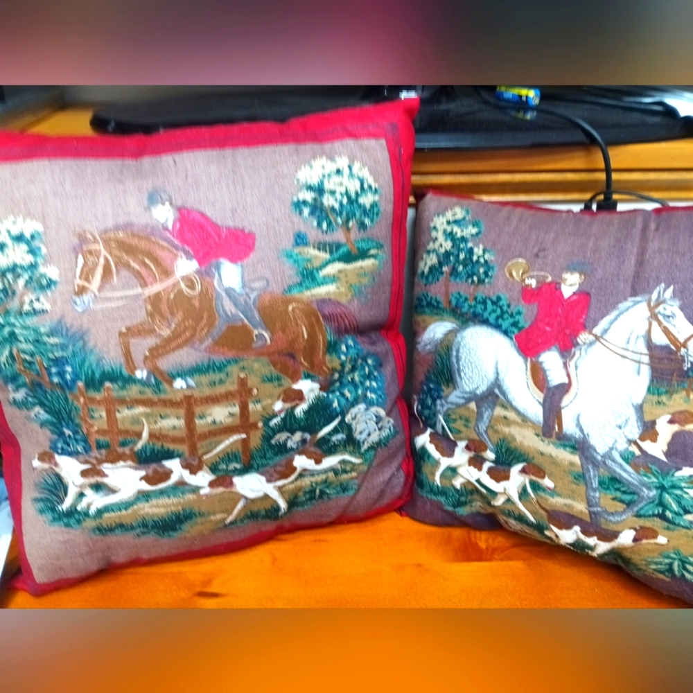 FOX HUNT Hunting Pillow 2pc Set Equestrian Barn Décor Horse Riding Hounds Dogs